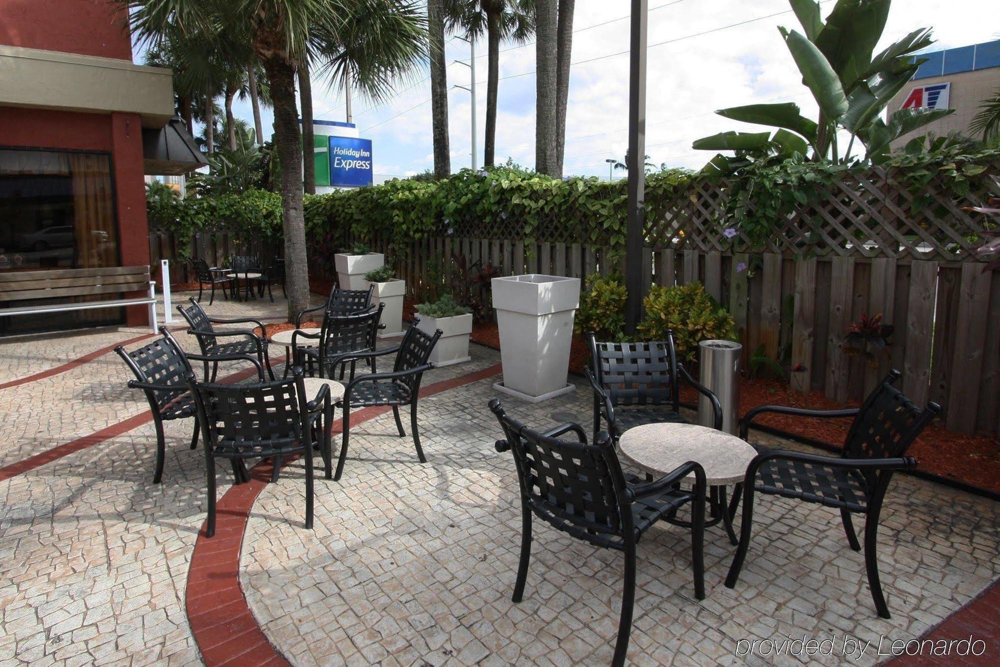 B&B Hotel Miami Airport Miami Springs Restoran gambar